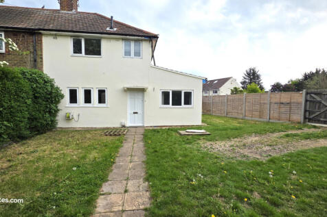 4 Bedrom End of Terraced House