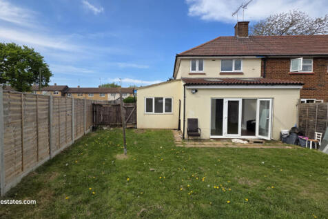 4 Bedroom End of Terraced House