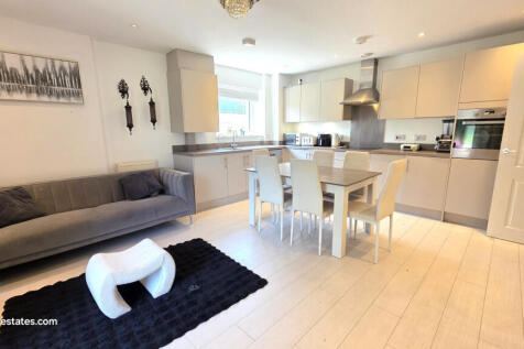 LOUNGE KITCHEN
