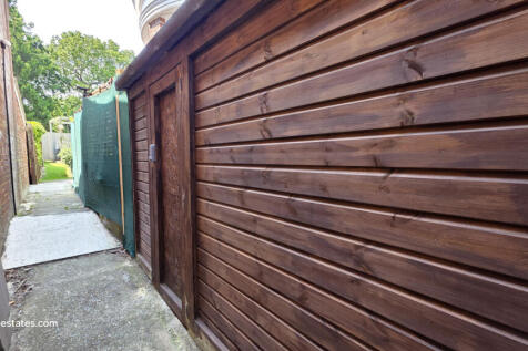 GARDEN SHED