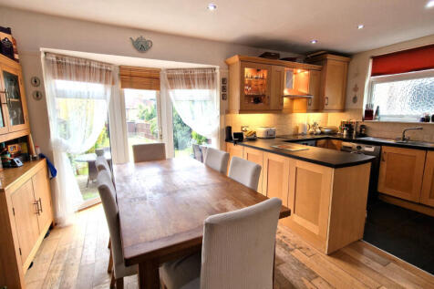 DINING - KITCHEN