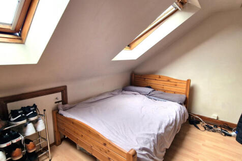 LOFT FRONT BEDROOM