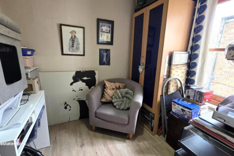 REAR BEDROOM