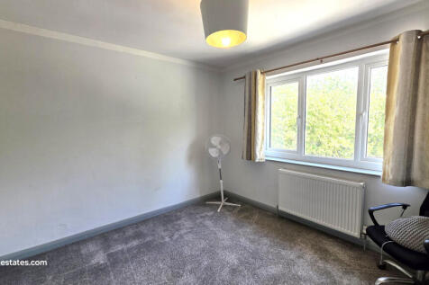 REAR BEDROOM