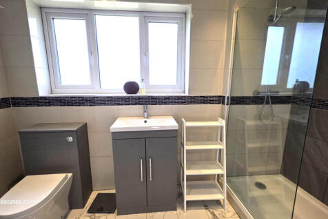 BATHROOOM