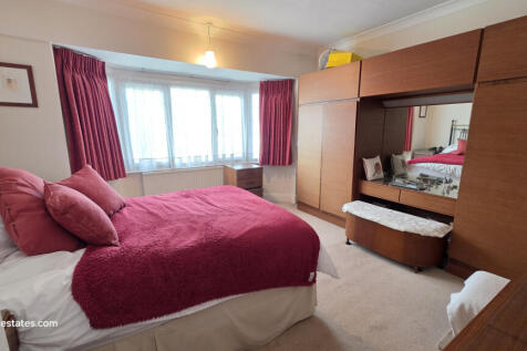 FRONT BEDROOM (1)
