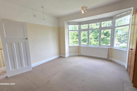 FRONT BEDROOM