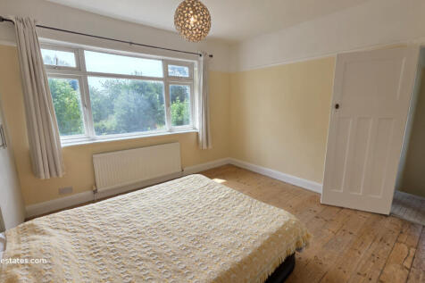REAR BEDROOM