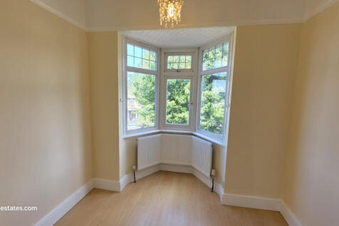FRONT BEDROOM