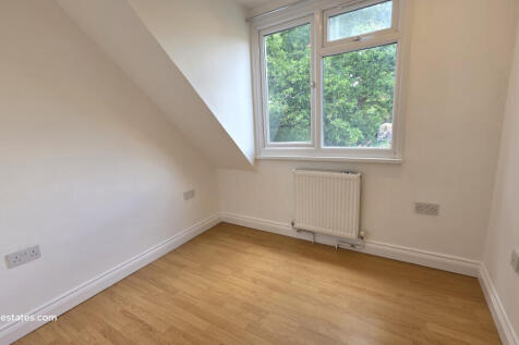 REAR BEDROOM (2)