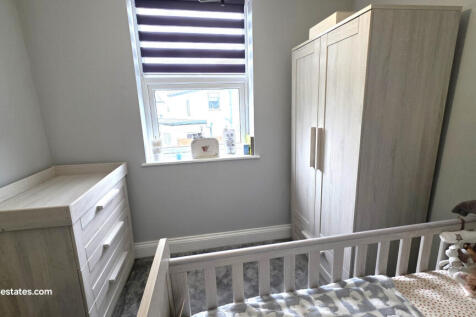 REAR BEDROOM