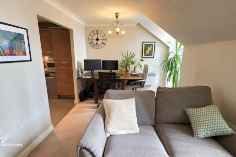 LOUNGE - DINING AREA