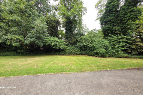 COMMUNAL GARDENS