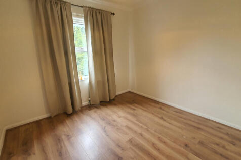 REAR BEDROOM