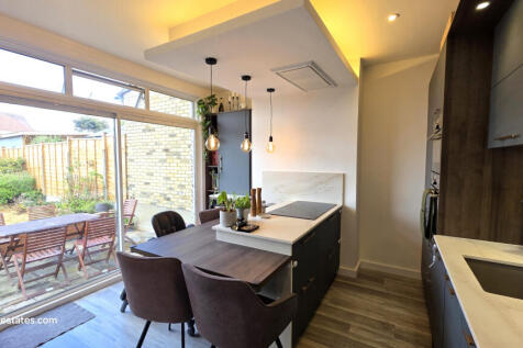 KITCHEN DINING ROOM