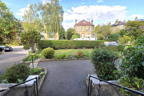 FRONT COMMUNAL GARDEN
