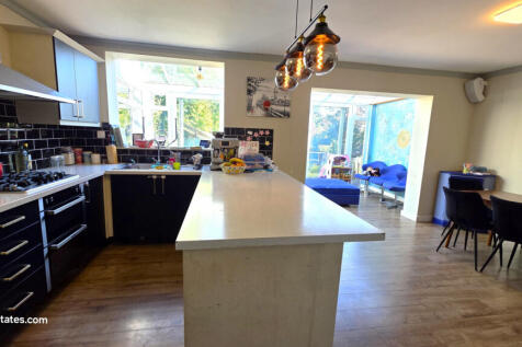 KITCHEN - DINING
