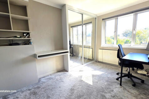 REAR BEDROOM