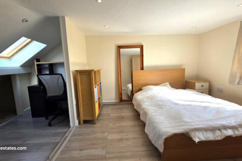 LOFT BEDROOM