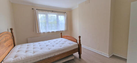 FRONT BEDROOM