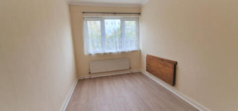 FRONT BEDROOM