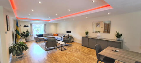 LOUNGE - DINING AREA