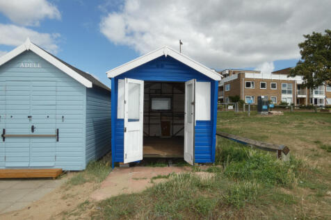 0 Bedroom Beach Hut for Sale