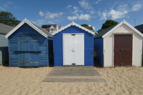 0 Bedroom Beach Hut for Sale
