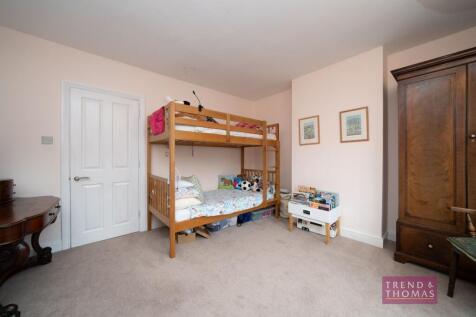 Bed 2 (2)