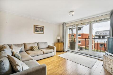 Living Room (2)