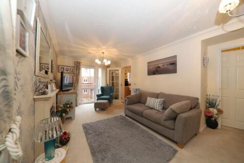 Living Room (2)