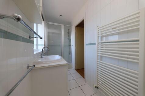 En-Suite (2)