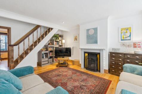 Living Room (2)