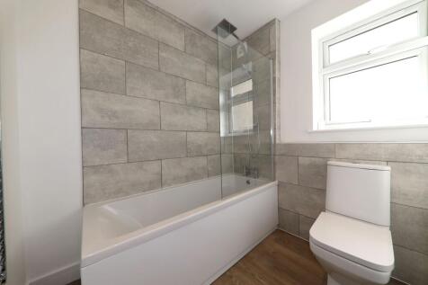 Bathroom 2 (E)