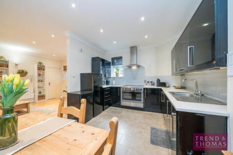 Kitchen_Dining