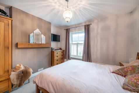 Bed 1 (2)