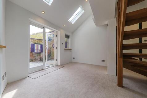 Living Room (2)