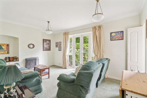 Living Room (2)