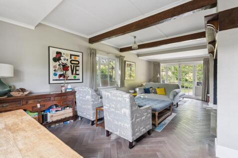 Living Room (2)