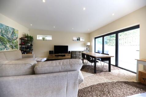 Rear Reception (2)