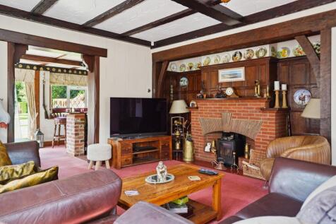 Living Room (2)