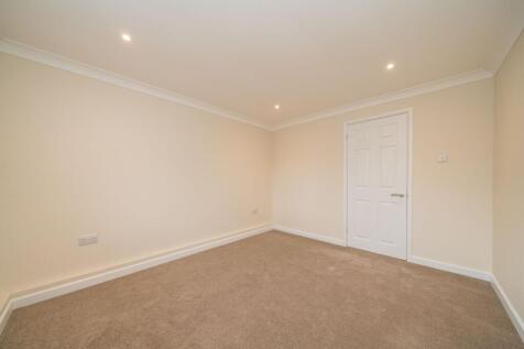 Bedroom 1 (2)