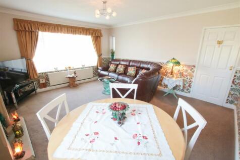 OPEN PLAN LIVING ROOM