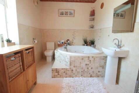 HOUSE BATHROOM