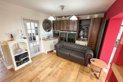 OPEN PLAN DINING KITCHEN / GARDEN ROOM