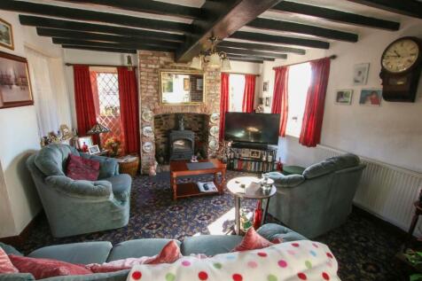 OPEN PLAN LIVING ROOM