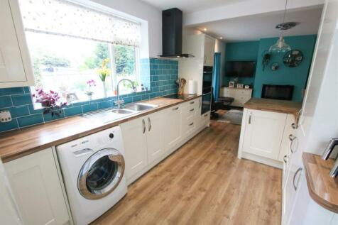 OPEN PLAN LIVING DINING KITCHEN