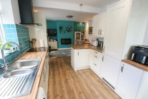 OPEN PLAN LIVING DINING KITCHEN