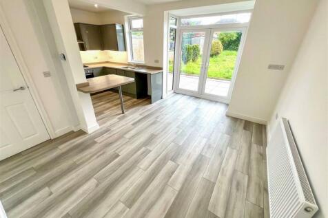 OPEN PLAN DINING KITCHEN