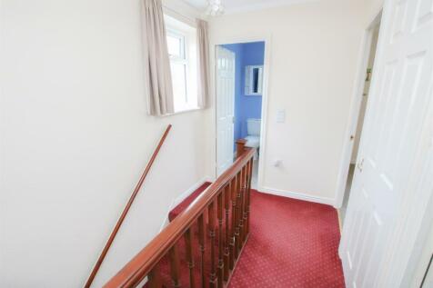 FIRST FLOOR LANDING